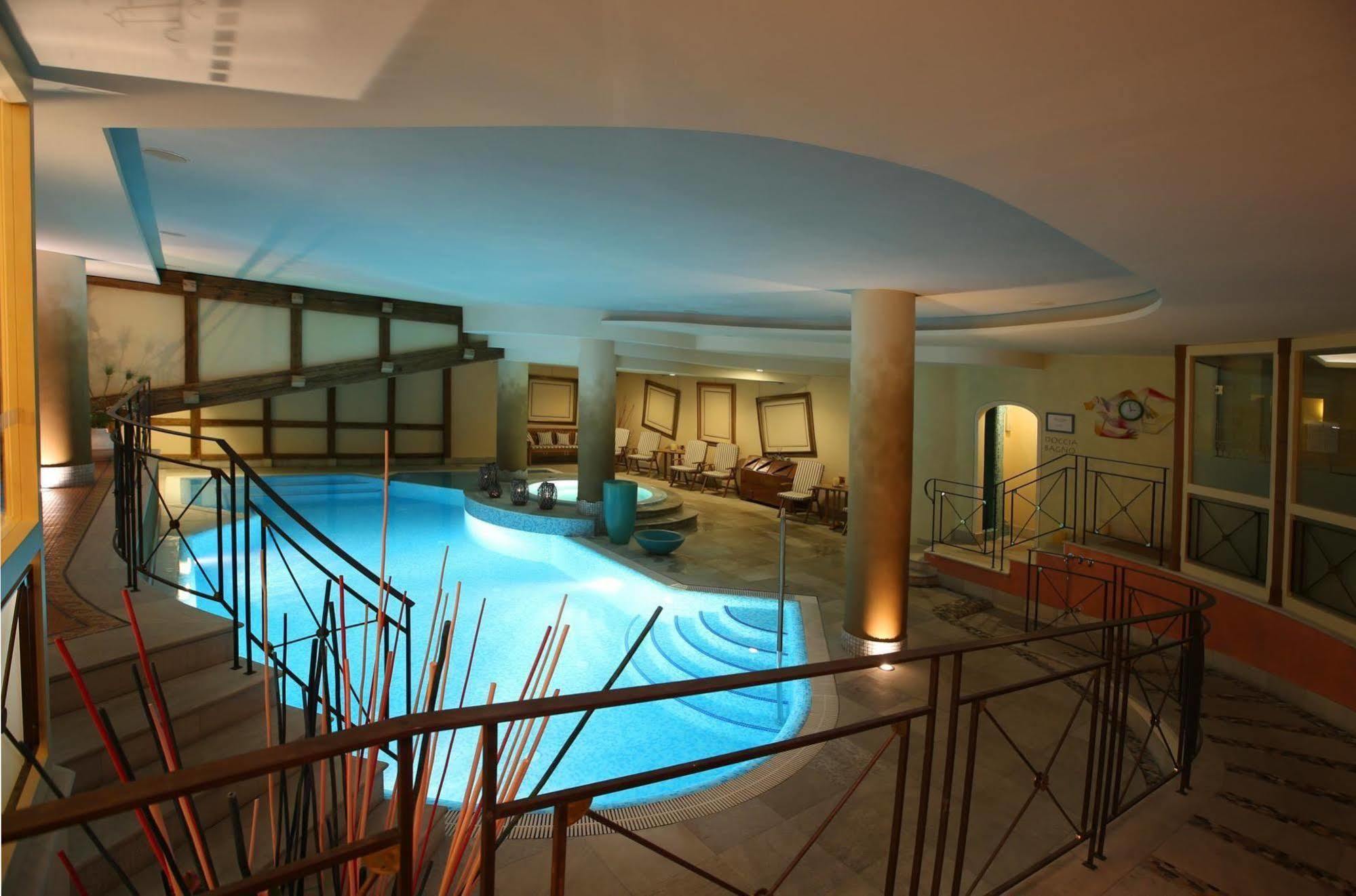 Hotel Alpen 5*
